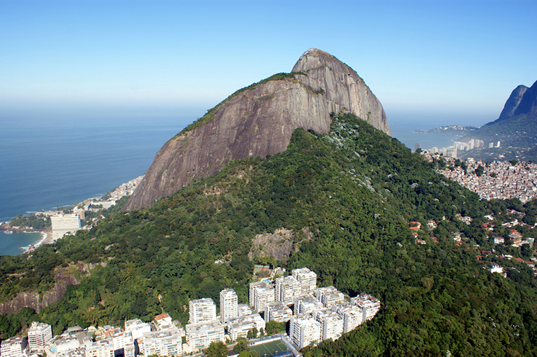 brasil-uma-mala-e-um-milhao-de-sonhos-ten-days-of-june