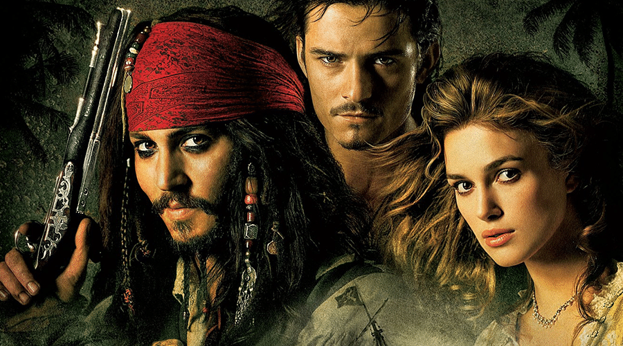 O Hollywood Reporter disse que Margot Robbie vai estrelar o novo'Piratas do Caribe'. Mas é reboot? O Johnny Depp vai estar no elenco? Vem saber! | Johnny Depp, Orlando Bloom e Keira Knightley | MCarolina.com.br